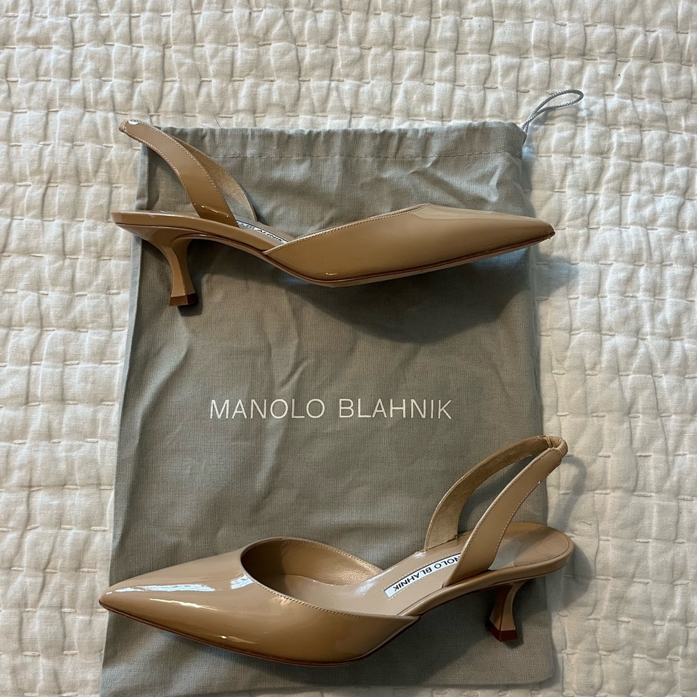 Manolo Blahnik Carolyne Patent Slingback Kitten Heels (8.5)